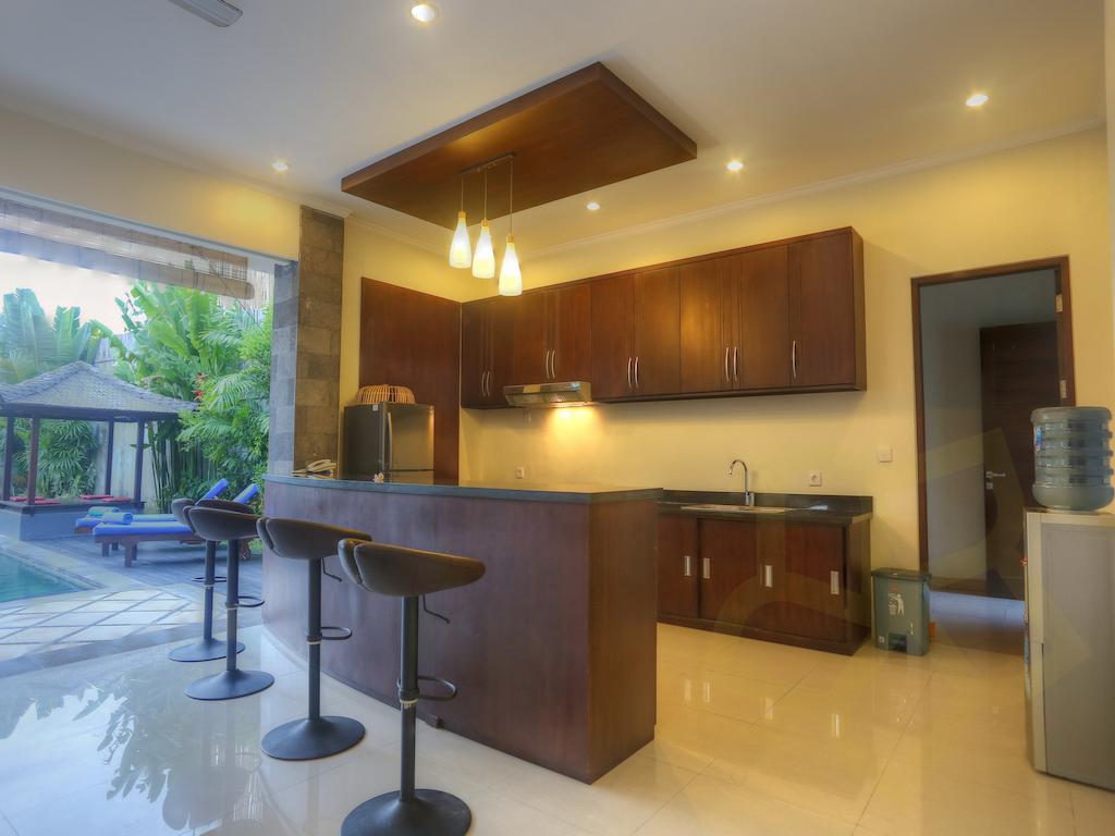Villa Fanisa Kuta  Room photo
